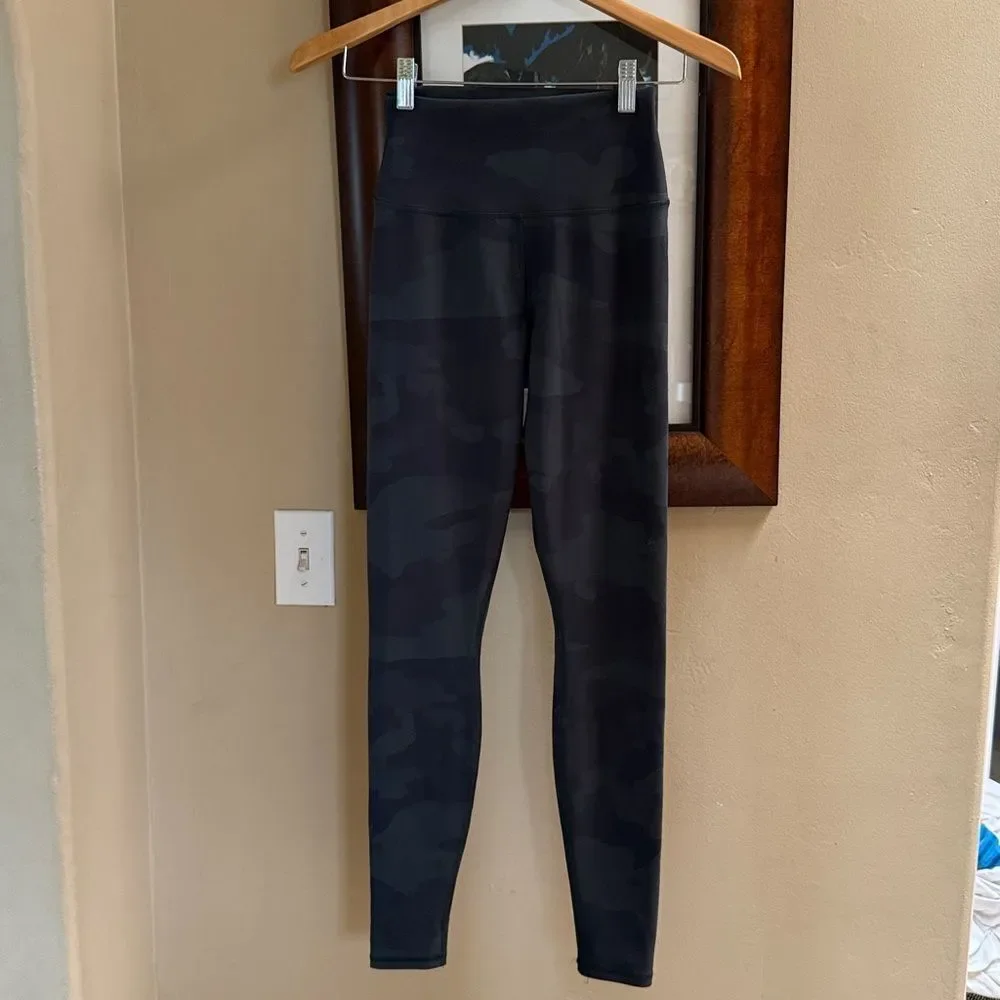 ALO High Waist Camo Vapor Leggings XS